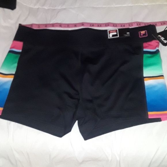 FLASH SALE Fila jacket & shorts - Picture 3 of 7